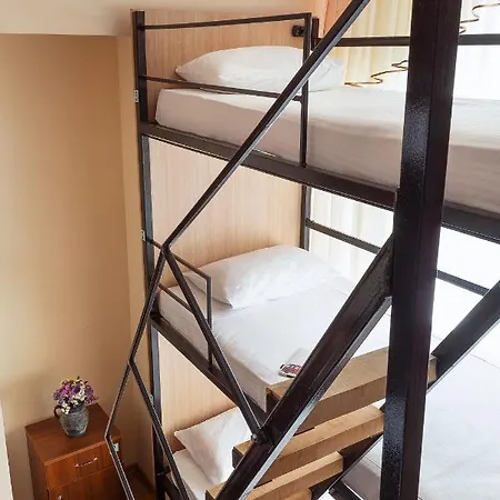 Hostel Mama *